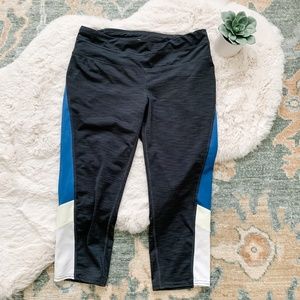Tangerine Gray & Blue 3/4 Length Athletic Leggings- Size Medium